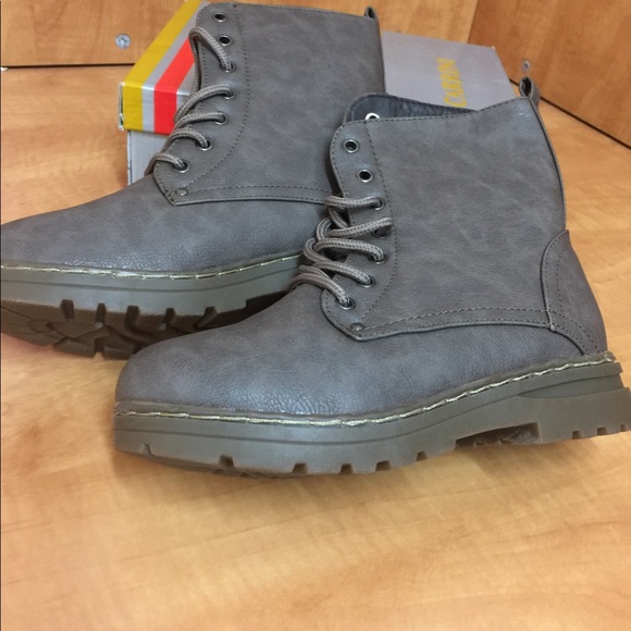 Youth Child boot  size 2 brown - Picture 2 of 6